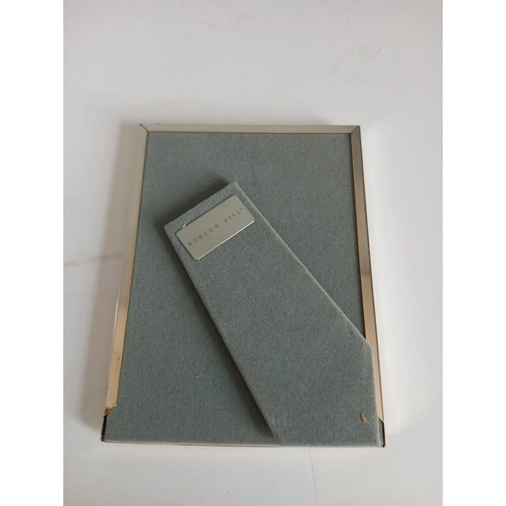 Hudson Hill  Sleek  Silver Tone  Metal Photo Frame High End Look